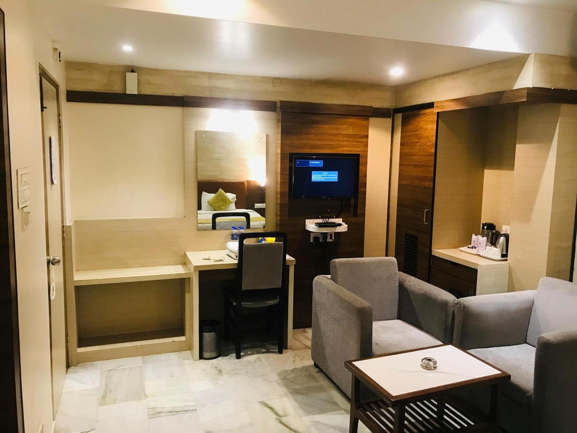 Pallavi International Kolkata Exterior photo